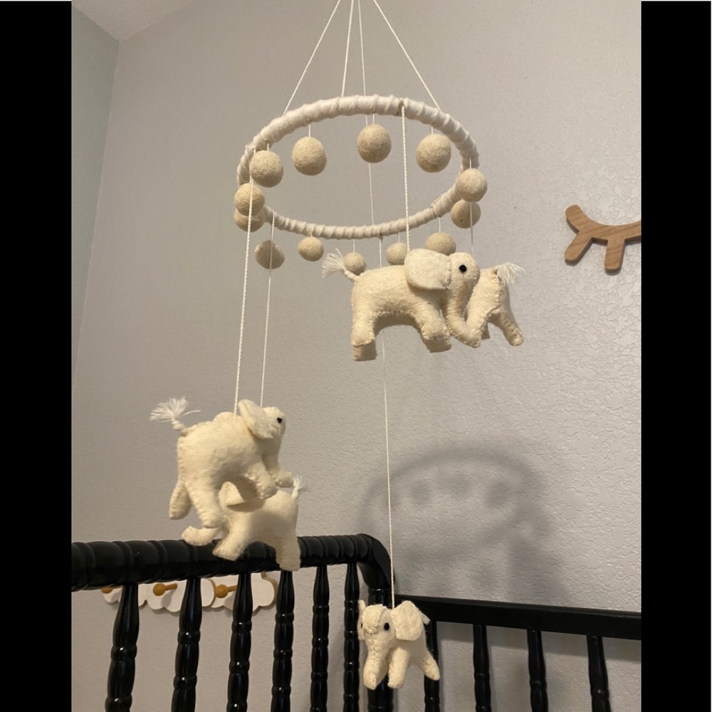 Beautiful handmade Wool Elephant Baby Mobile - Picture 8 of 9
